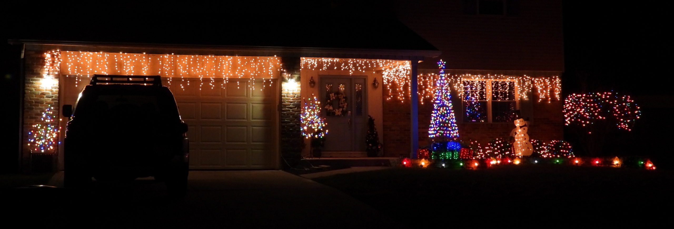 Best Use of White or Colored Lights – 2014 Atterbury Avenue